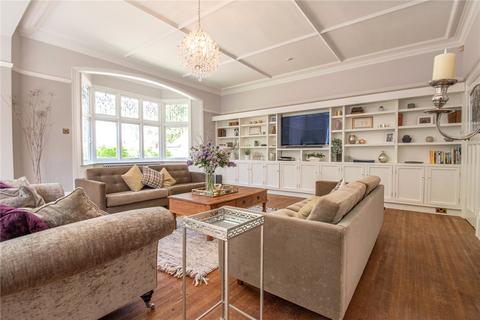 6 The Avenue, Healing, Grimsby, DN41 7NG