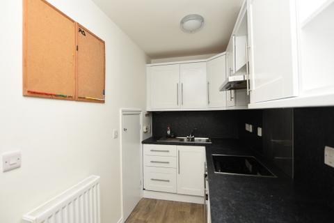 2 bedroom end of terrace house to rent, PEACEHAVEN