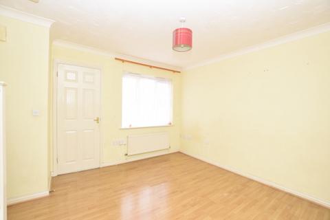 3 bedroom terraced house to rent, ROUNDEL DRIVE