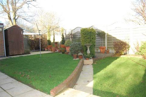 2 bedroom detached bungalow to rent, Darenth Rise, Chatham, Kent