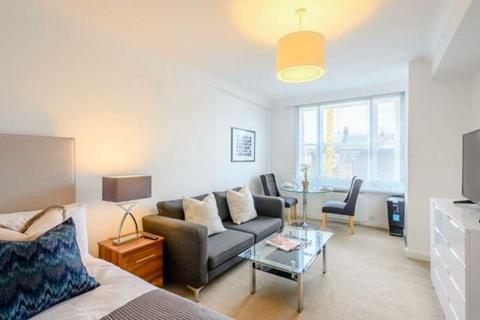 Studio to rent, Hill Street, Mayfair