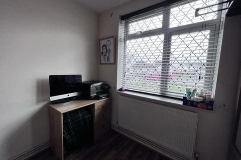 2 bedroom flat to rent, Watford WD19