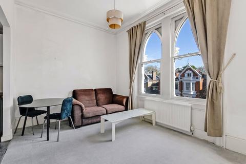 2 bedroom apartment for sale, Woodchurch Road, South  Hampstead