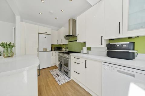 31 Rowan Walk, Bromley, BR2 8QW