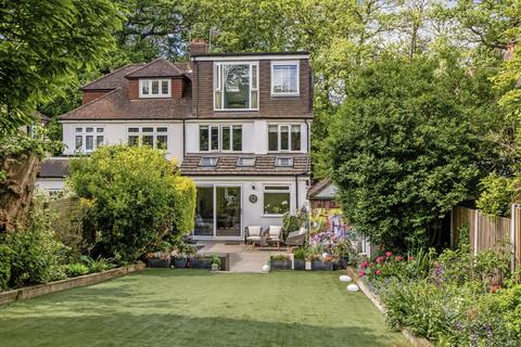 31 Rowan Walk, Bromley, BR2 8QW