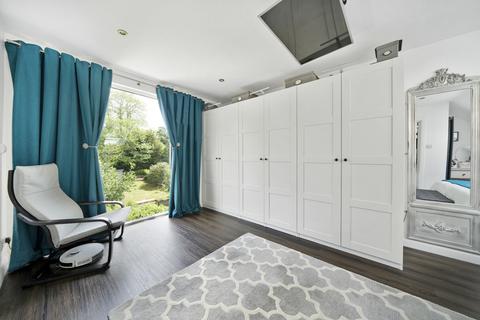 31 Rowan Walk, Bromley, BR2 8QW