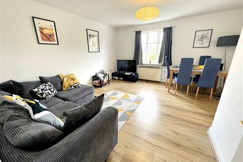 2 bedroom flat to rent, Otter Close, Stratford