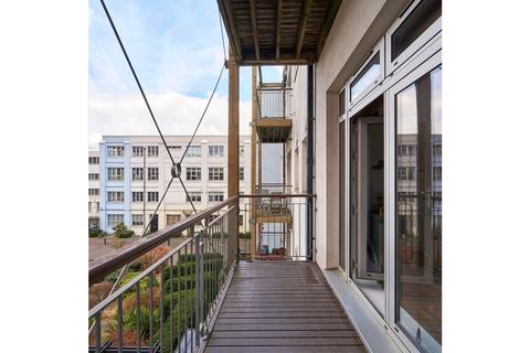 71 Sunlight Square, London, E2 6LD