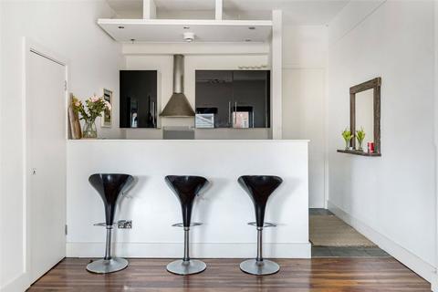 71 Sunlight Square, London, E2 6LD