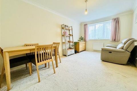 1 bedroom flat for sale, AVENUE ROAD, CHADWELL HEATH RM6