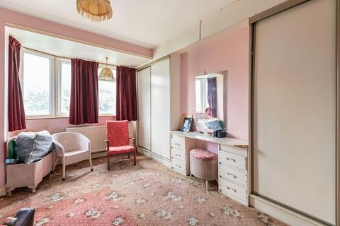 18 Treve Avenue, Harrow, HA1 4AJ