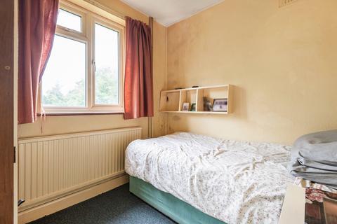 18 Treve Avenue, Harrow, HA1 4AJ