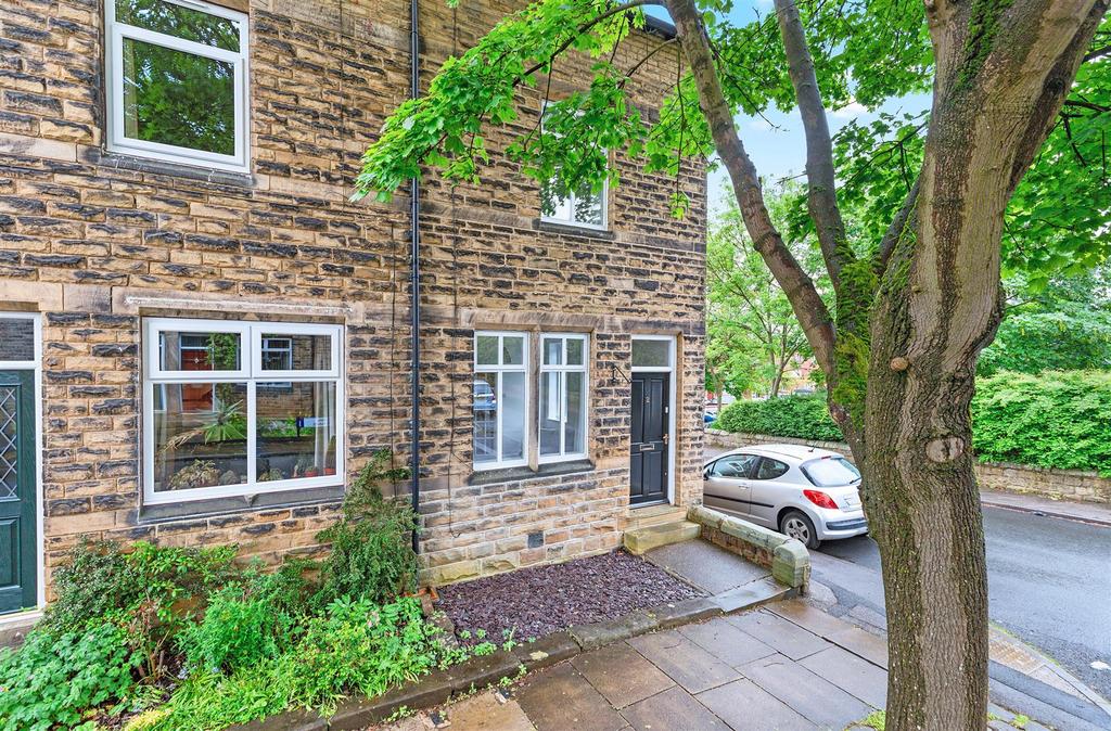 Bank Parade, Otley LS21 3 bed end of terrace house for sale £295,000