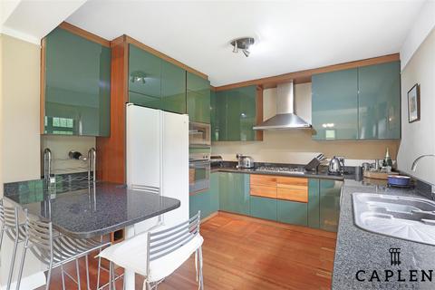 3 bedroom detached house for sale, Fairlands Avenue, Buckhurst Hill