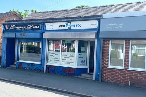 Retail property (high street) to rent, Chapel Street, Halton, Leeds