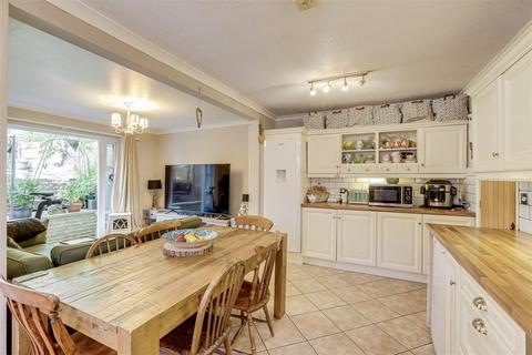3 bedroom detached house for sale, Southcliffe Road, Carlton NG4