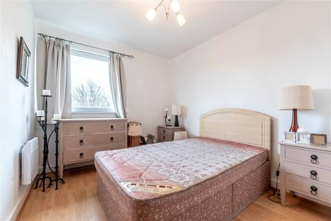 23 Brodwell Grange, Leeds, LS18 4AU