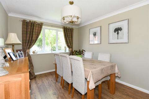 3 Bartletts Mead, Steeple Ashton, Trowbridge, BA14 6HF