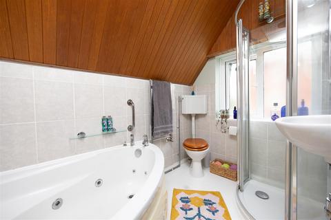 22 Cockhill, Trowbridge, BA14 9BQ
