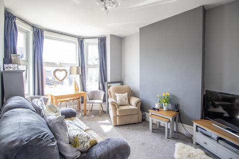 2 bedroom flat for sale, Burdett Avenue, Westcliff-on-Sea SS0