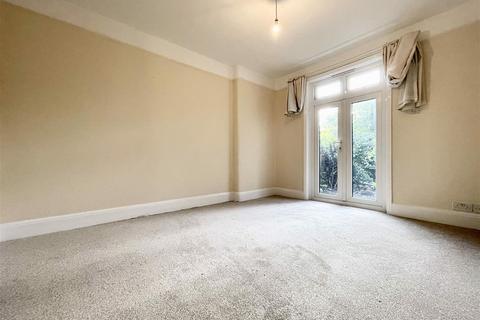 3 bedroom semi-detached house to rent, Winchester Road, Southampton SO16