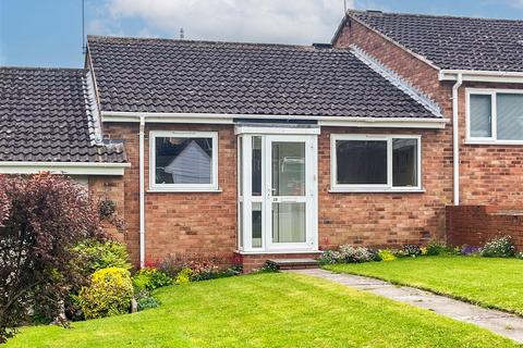 2 bedroom terraced bungalow for sale, Crane Close, Warwick