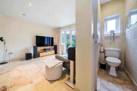46a East Road, Kingston Upon Thames, KT2 6EL