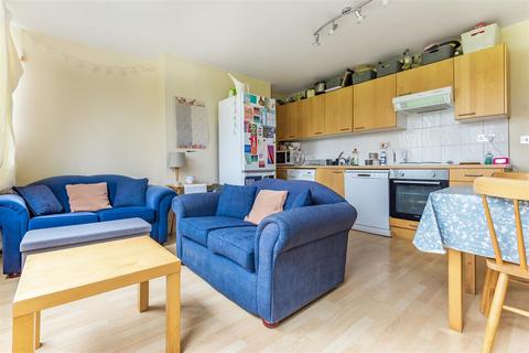 4 bedroom maisonette to rent, Ibsley Gardens, Roehampton SW15