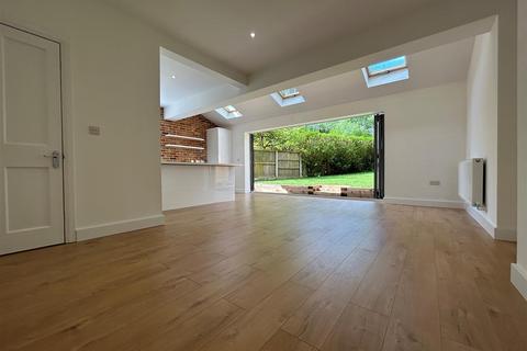 4 bedroom end of terrace house for sale, The Circle, Birmingham