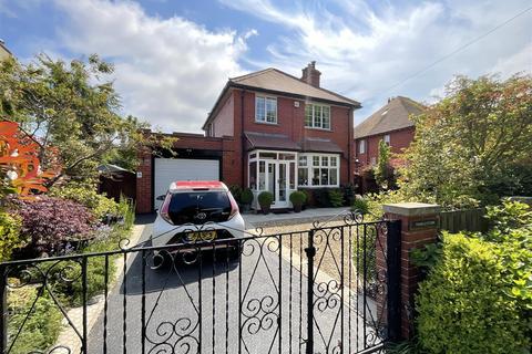 3 bedroom detached house for sale, Hackness Road, Scarborough