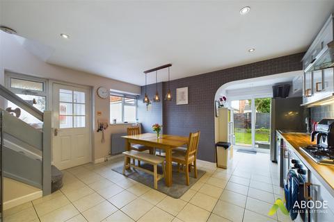 69 Fairham Road, Stretton, Burton-on-trent, DE13 0BS