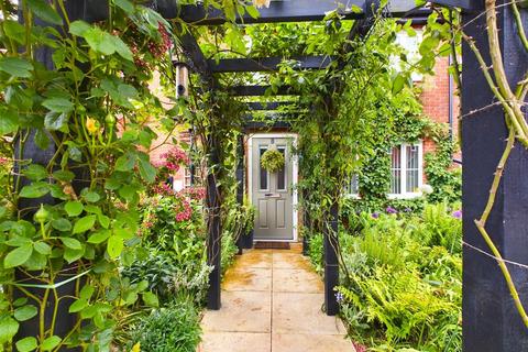 8 Captain Ford Way, Dereham, NR19 1WQ