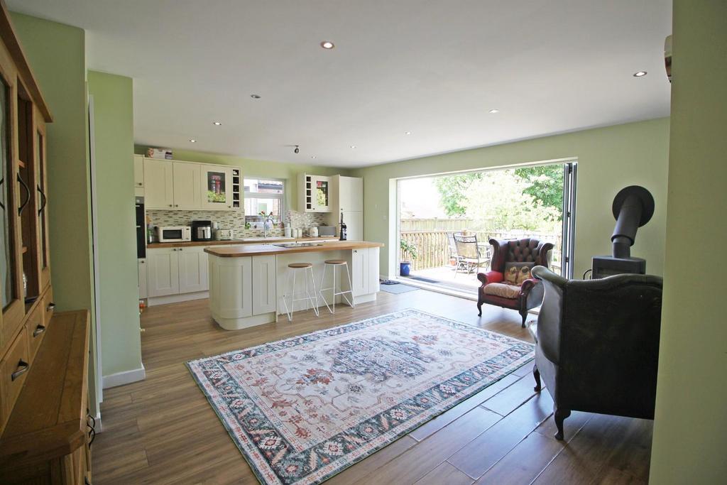 Kitchen 1.JPG