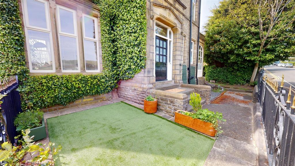 Surrounding Gardens