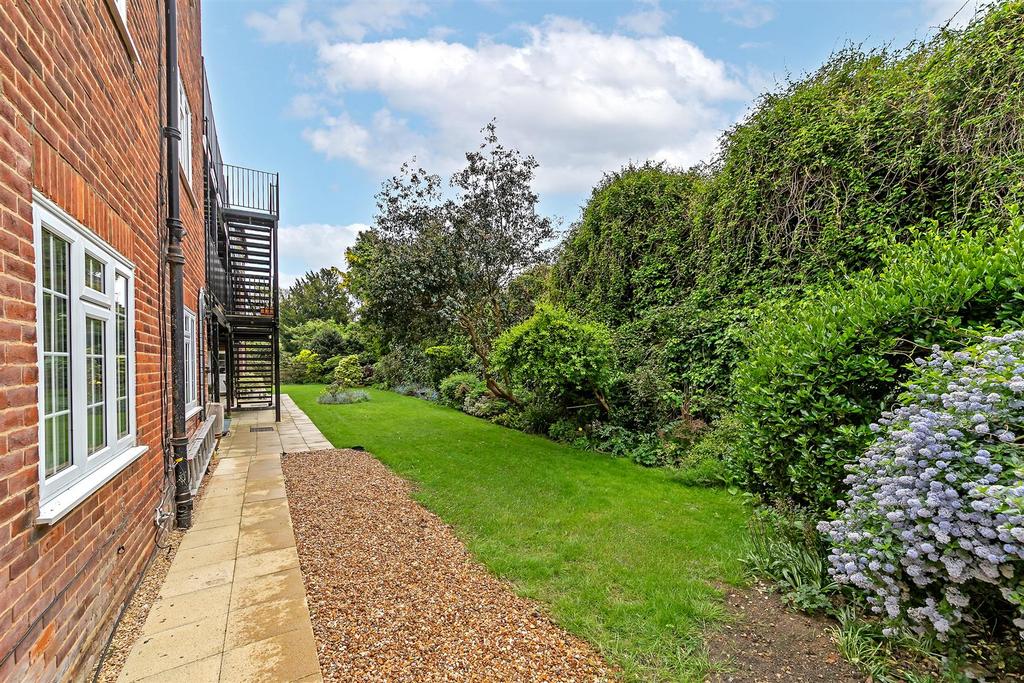 5 Grange Court-31.jpg