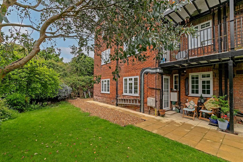 5 Grange Court-29.jpg