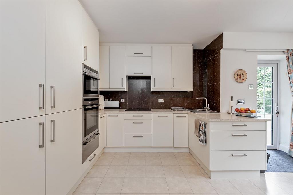 5 Grange Court-9.jpg