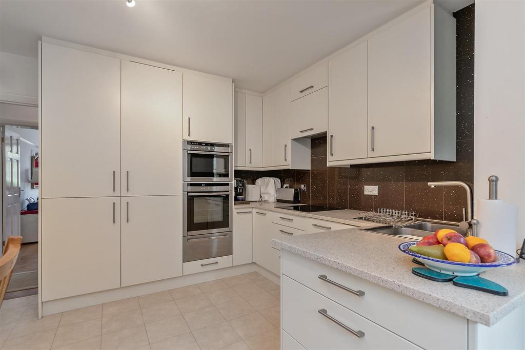 5 Grange Court-12.jpg