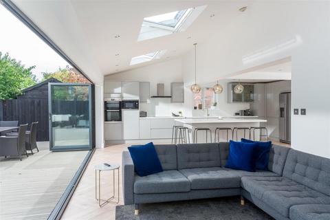 20 Blacklow Road, Warwick, CV34 5SZ