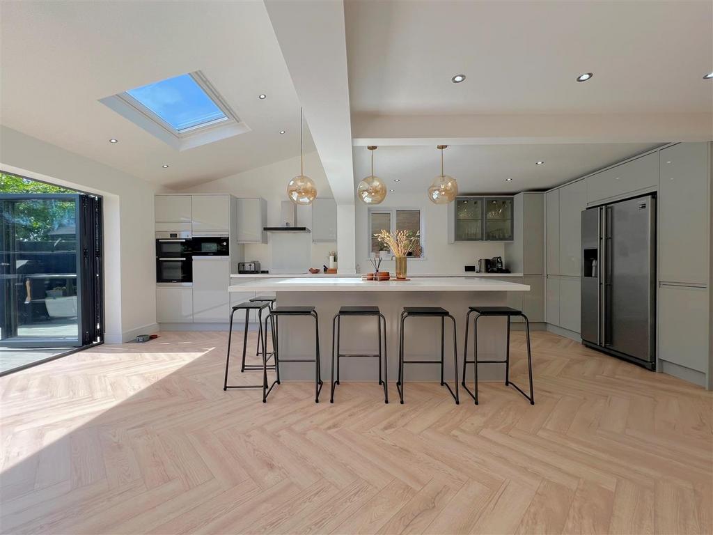 Kitchen main 1.jpg