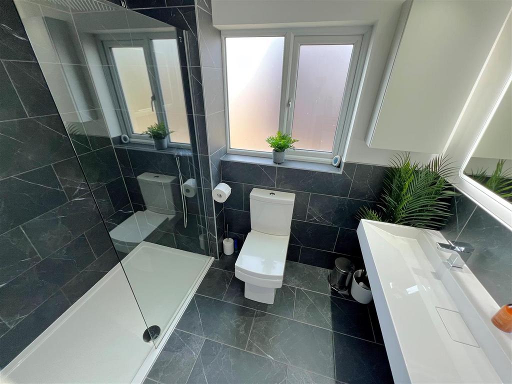 Shower room.jpg
