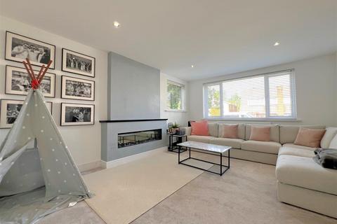 20 Blacklow Road, Warwick, CV34 5SZ