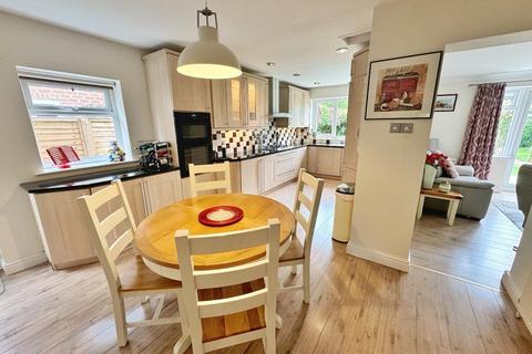 4 bedroom detached house for sale, Woodford Road, Bramhall