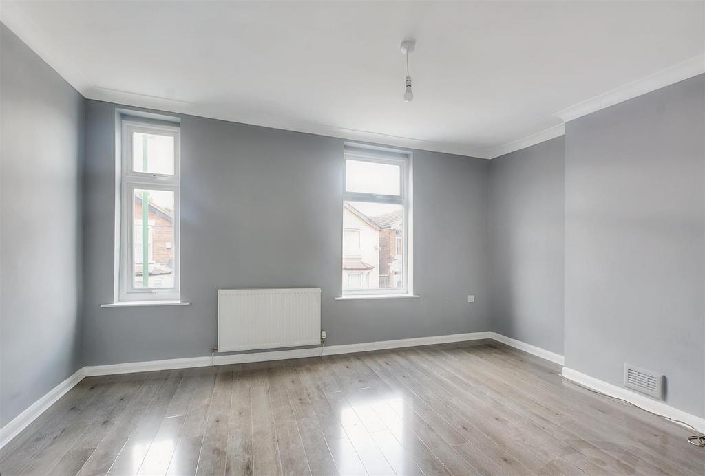Bedroom 1 1.jpeg
