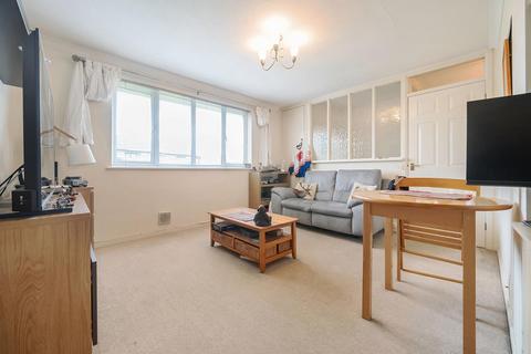 1 bedroom apartment for sale, Medina Close, Wokingham RG41