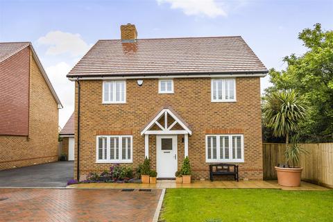 4 bedroom detached house for sale, Alliss Gardens, Sandwich CT13