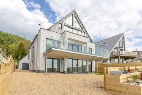 5 bedroom detached house for sale, Gurnard, Isle of Wight