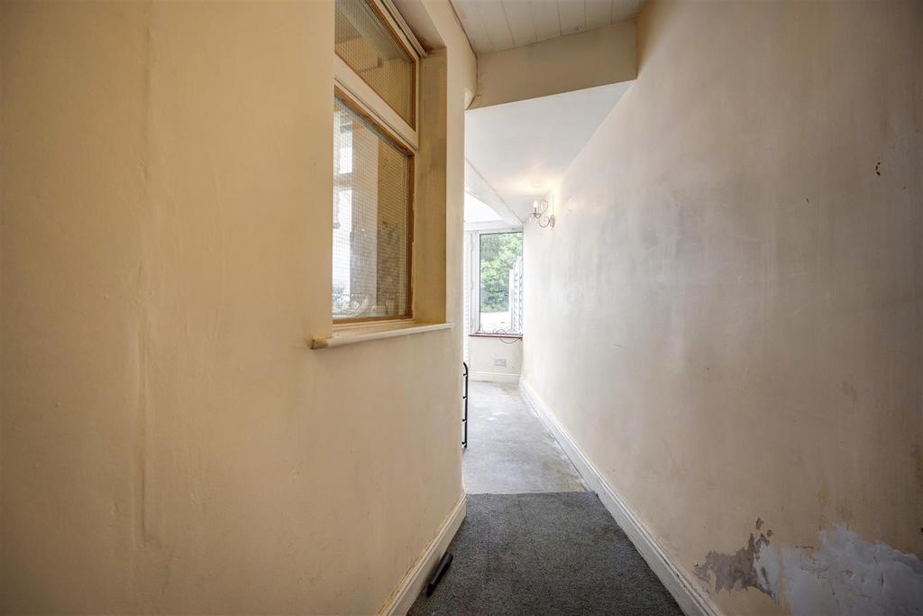 Inner Hallway to Conservatory