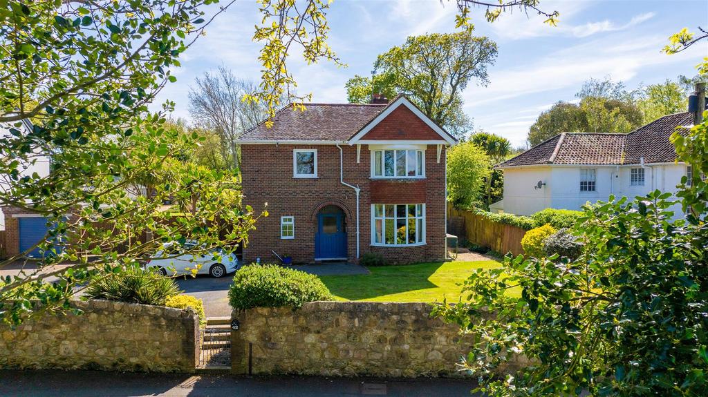 Cowes, Isle of Wight 4 bed detached house for sale £1,100,000