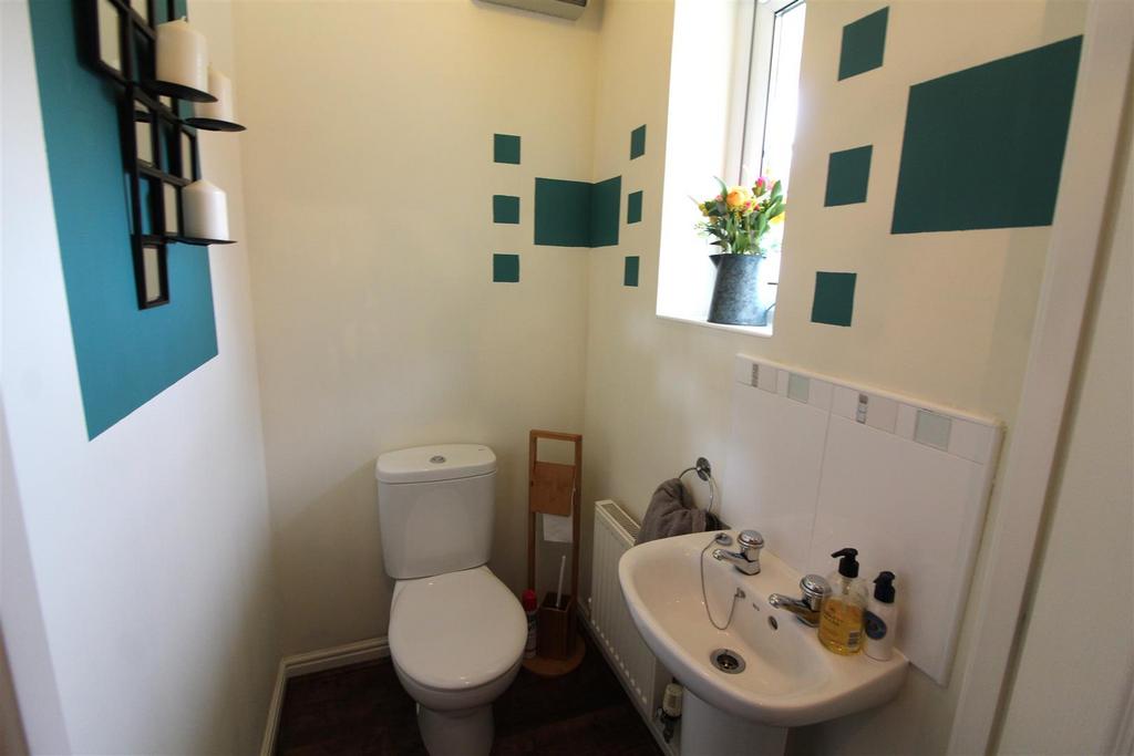 Cloakroom/WC